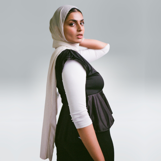 Her Vibes T-shirt black by VIVRE'